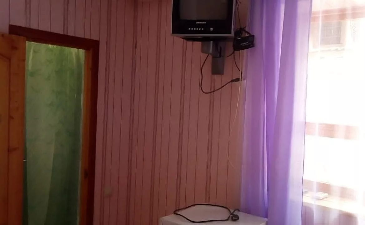 Двухместный номер с удобствами. Гостевой дом "Алина" - Голубицкая. Голубицкая