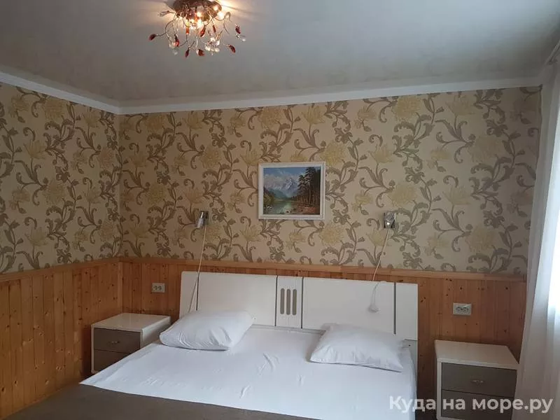 Двухкомнатный номер. Гостевой дом "Уютный дворик". Гагра