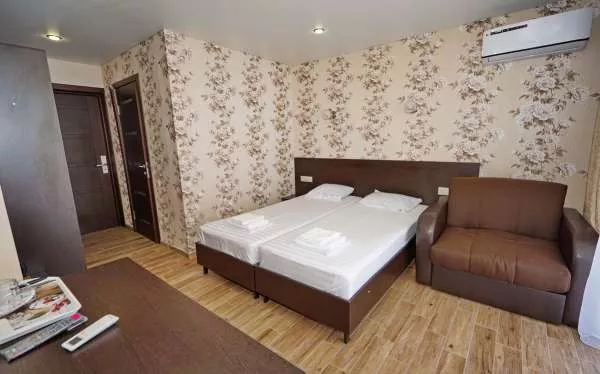 Студия 3-х местная с личной кухней. Отель «Черноморец». Лазаревское Студия 3-х местная с личной кухней. Отель «Черноморец». Лазаревское