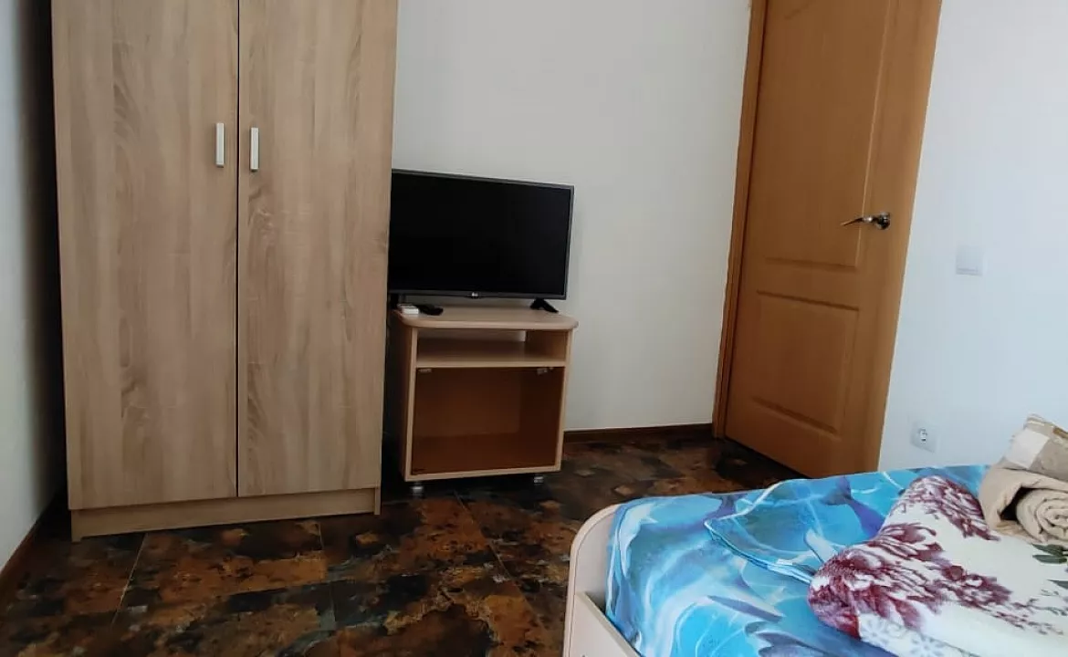 Люкс с балконом . Эллинг Кипарис . Лоо