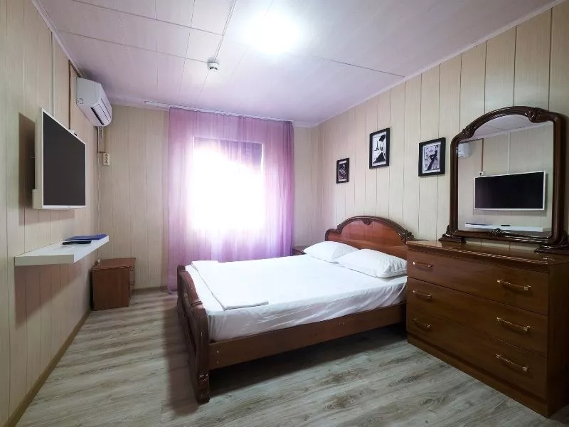 . База отдыха  «Дельфин». Бухта Инал . База отдыха  «Дельфин». Бухта Инал