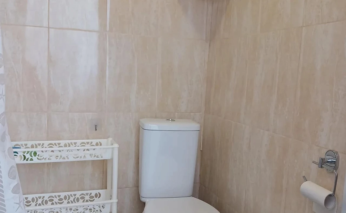 Двухместный номер люкс, от 1 до 2 гостей, двуспальная кровать, балкон, вид на море. Гостевой дом "Горная лаванда". Лазаревское