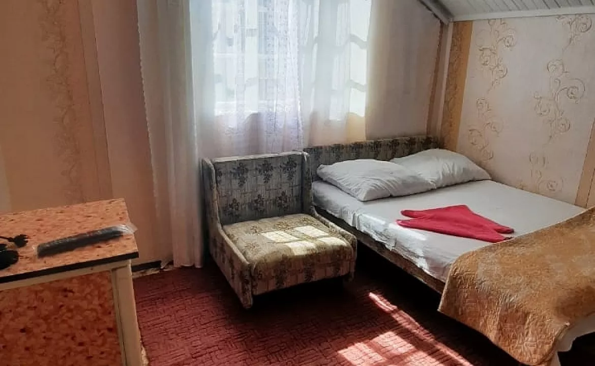 Трехместный с креслом. Частный сектор "Зеленый уголок у Стаса". Лазаревское - частный сектор Трехместный с креслом. Частный сектор "Зеленый уголок у Стаса". Лазаревское - частный сектор