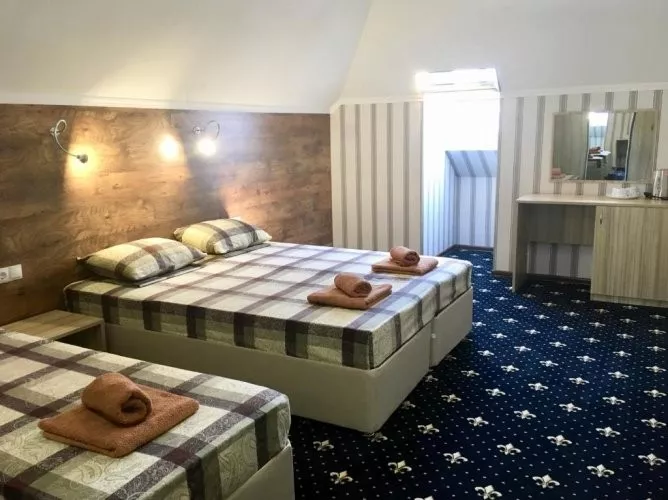 Двухкомнатный номер Люкс «Семейный» с балконом. Гостевой дом "Солнечный". Гостевые дома в Лазаревском Двухкомнатный номер Люкс «Семейный» с балконом. Гостевой дом "Солнечный". Гостевые дома в Лазаревском