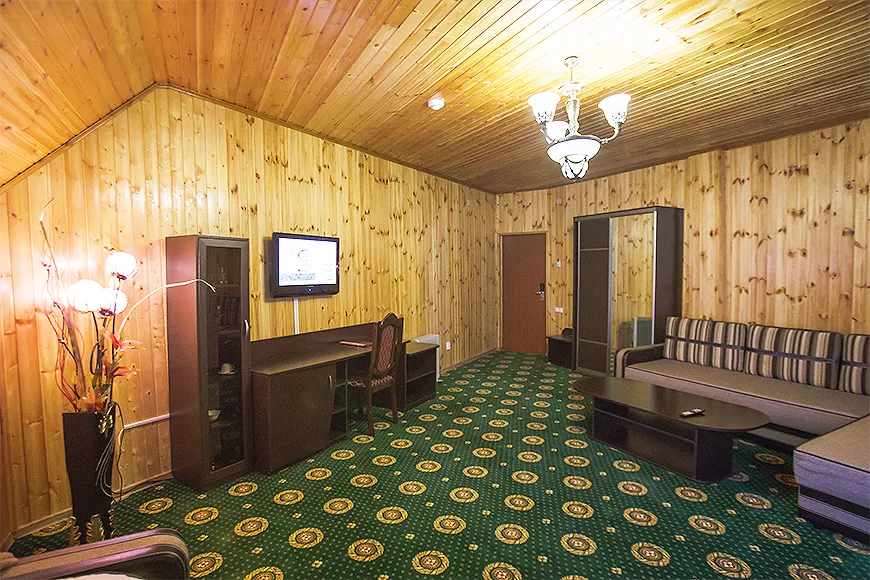 Юниор сюит Двухместный однокомнатный. Отель Сеть отелей «Снежный Барс». Домбай