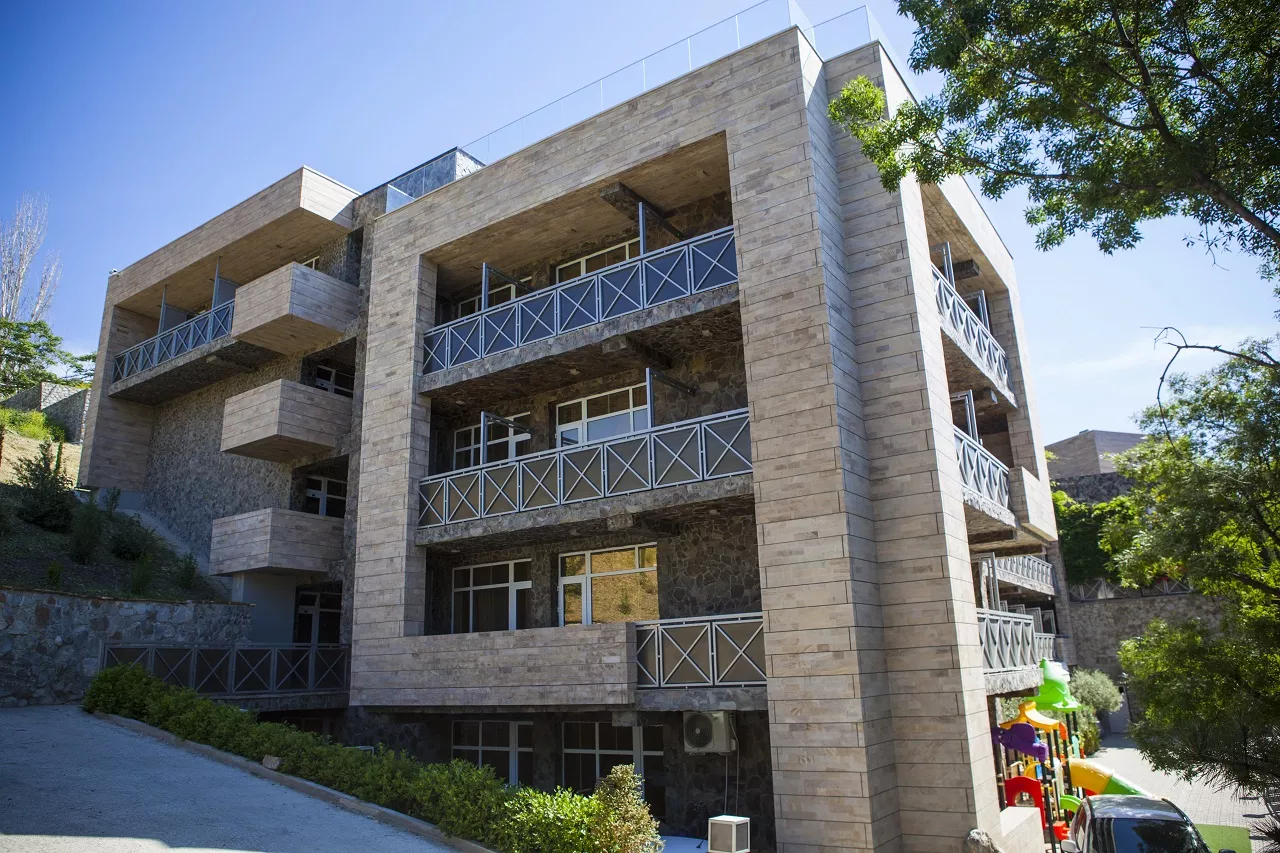 . Отель "Villa Oliva-Art". Утёс