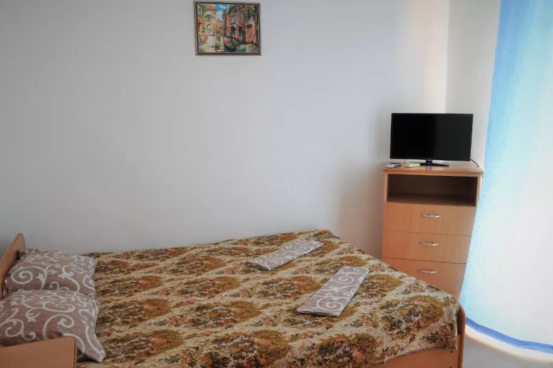 . Гостевой дом У Георгия . Витязево