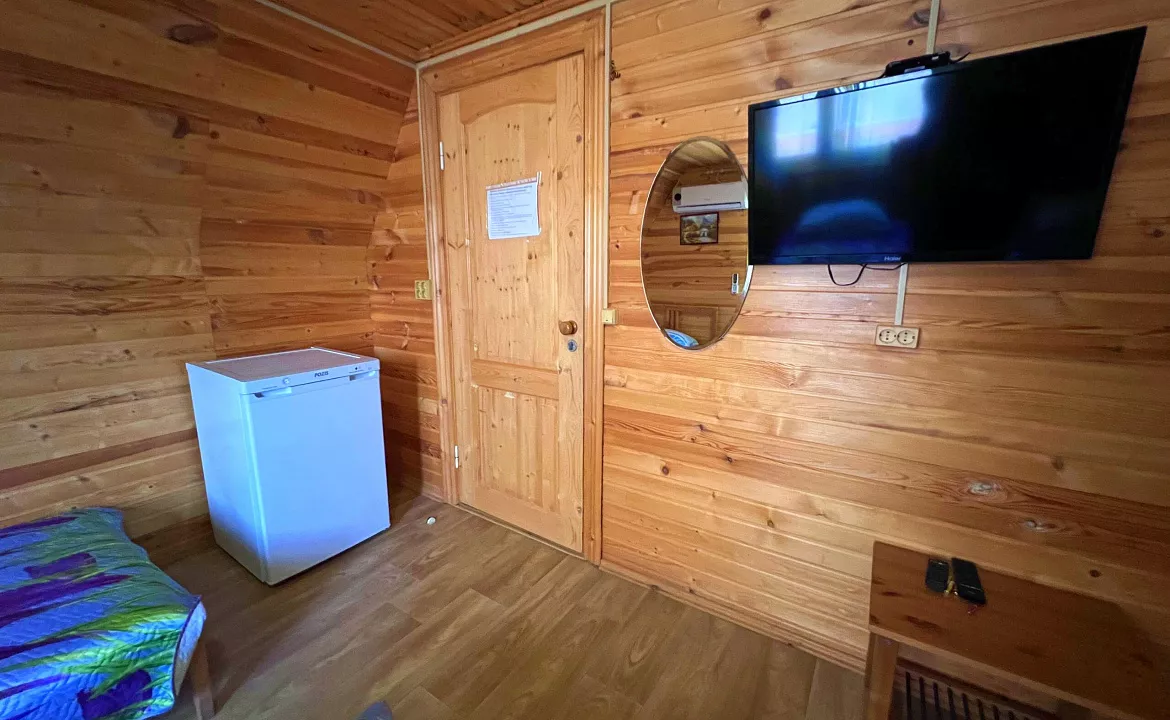 Трехместный номер «ЭКОНОМ». Гостевой комплекс «Солнышно». Кабардинка