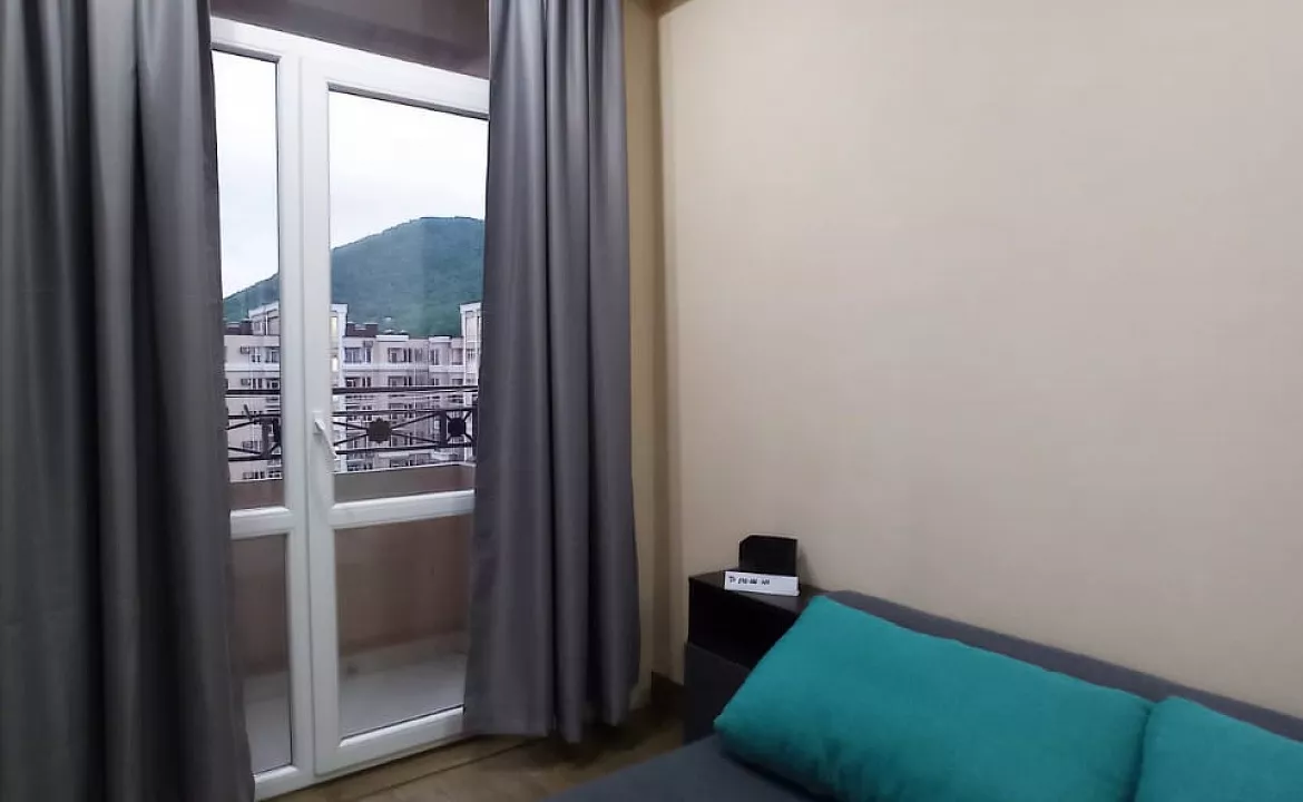 Студия под ключ для пары (есть дополнительное место). Квартира в многоквартирном доме Квартира под ключ с балконом в элитном ЖК СЕМЕЙНЫЙ . Лазаревское