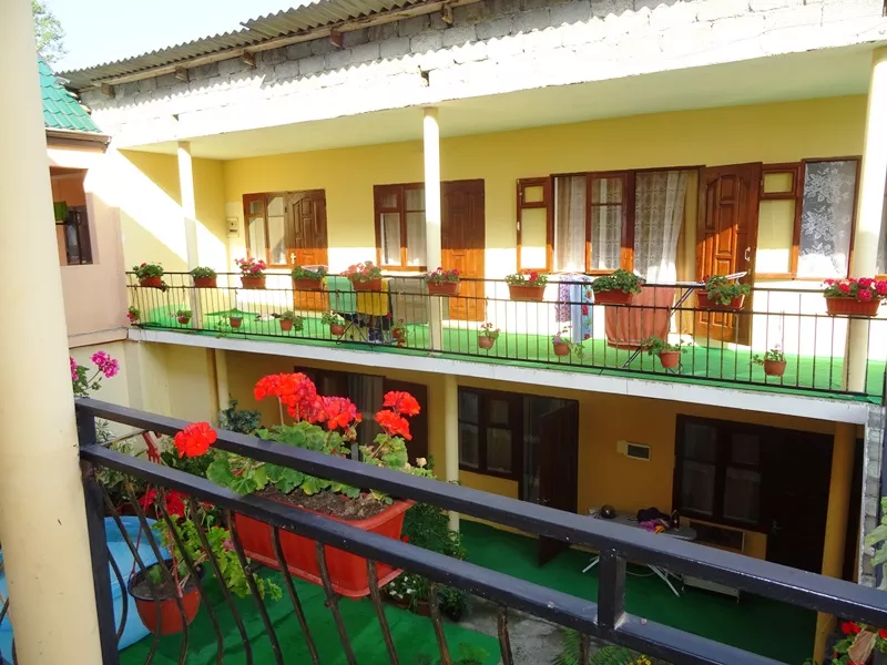 . Гостевой дом "У Ларисы". Вардане