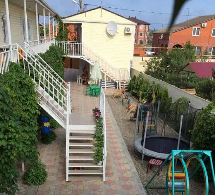 . Гостевой дом Светлана на Вишневом. Голубицкая . Гостевой дом Светлана на Вишневом. Голубицкая