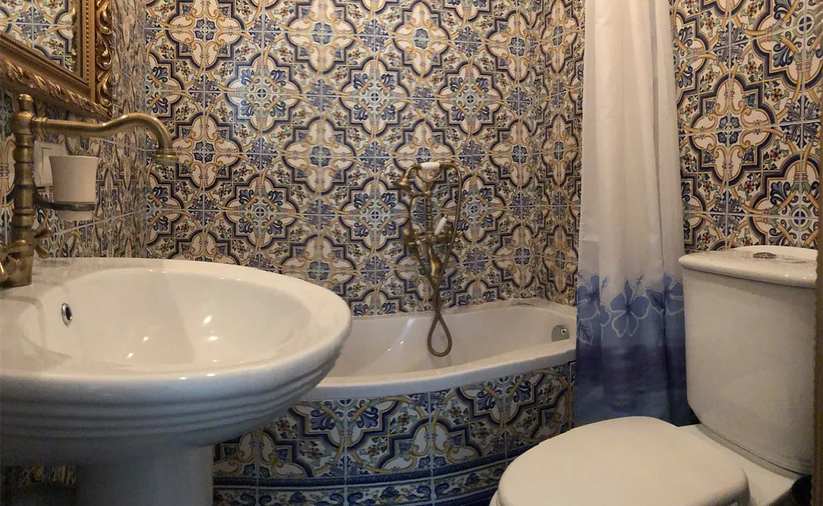 Улучшенный стандарт. Апартаменты Роял Никита. Никита