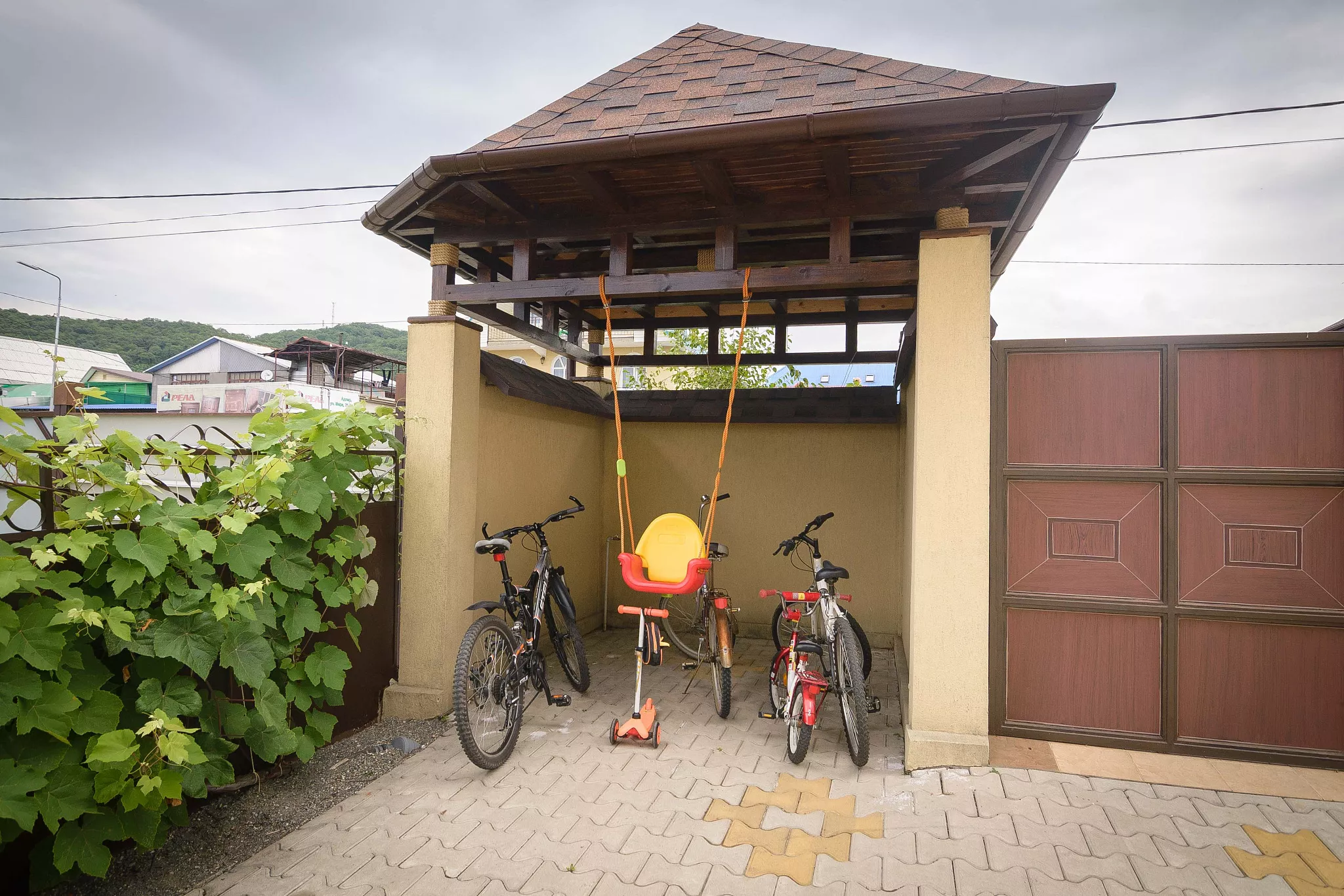 . Коттедж "Регина" . Адлер