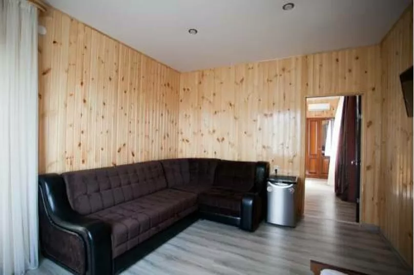  4-х, 5-ти местный «Люкс» 2-х комнатный. Гостевой дом Олеандр. Гагра