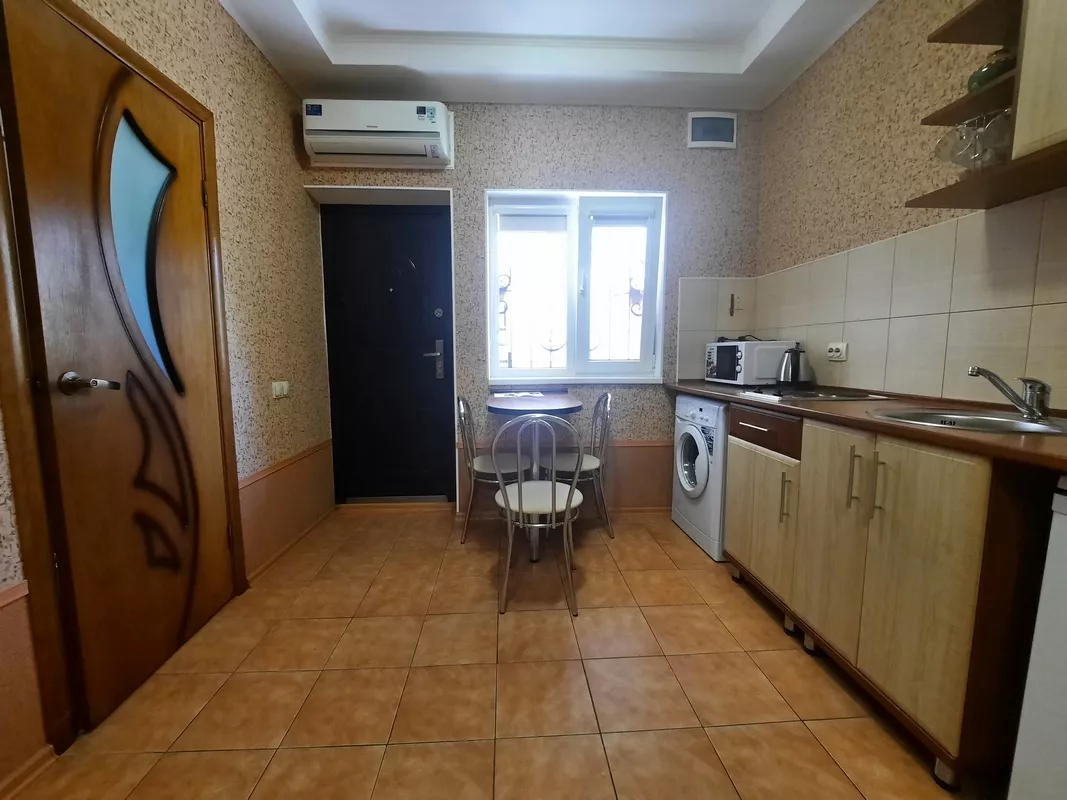 . Частный сектор  Студия. Алушта