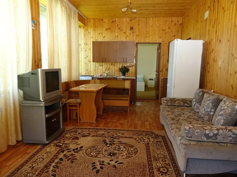 2х-комнатный номер с кухней. Гостевой дом "Элла". Адлер 2х-комнатный номер с кухней. Гостевой дом "Элла". Адлер