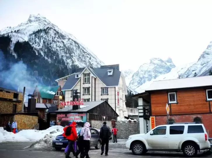 . Отель «Националь». Домбай-гостиницы
