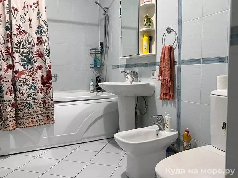  4х комнатная квартира. Квартира в многоквартирном доме Четырехкомнатная квартира в центре Геленджика. Геленджик