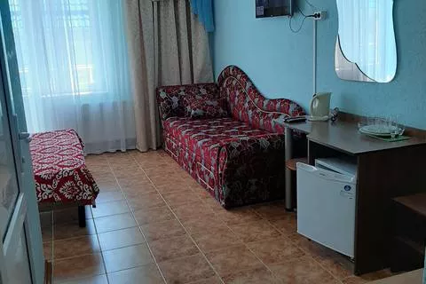 4-х местный «Полулюкс» с балконом. Гостиница «Жемчужина». Архипо-Осиповка