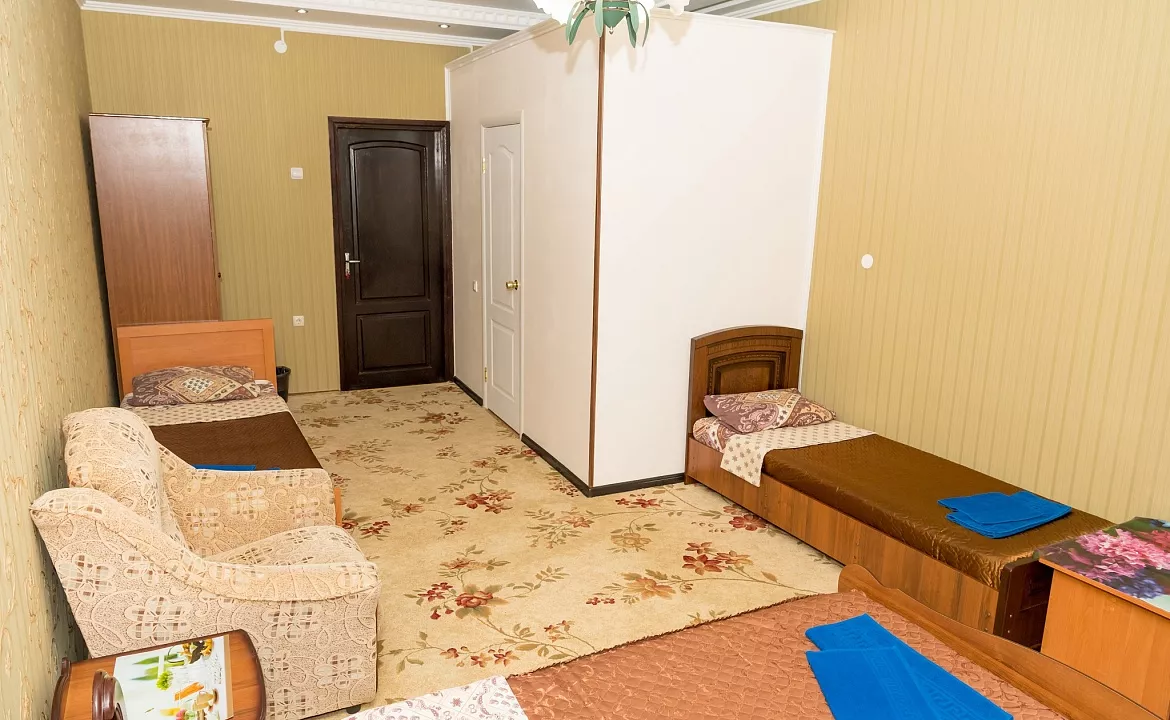 Пятиместный номер класса стандарт со всеми удобствами. Гостевой дом "Ника" - Анапа. Анапа Пятиместный номер класса стандарт со всеми удобствами. Гостевой дом "Ника" - Анапа. Анапа