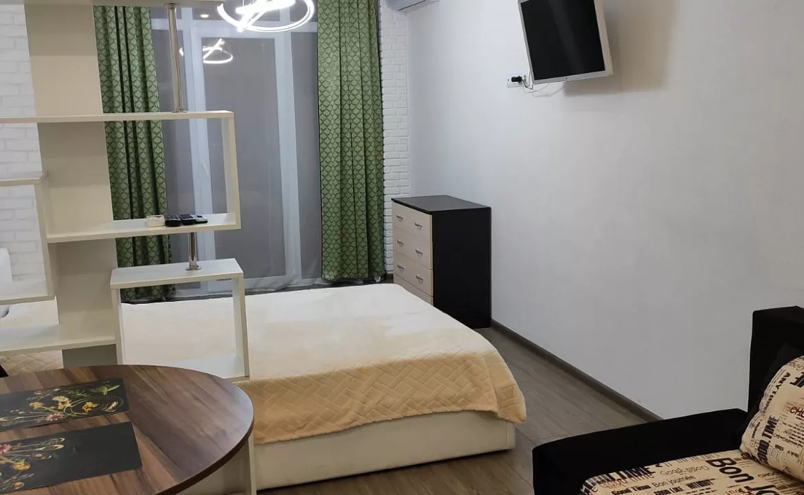 Студия. Квартира в многоквартирном доме Студия на Светлане. Сочи