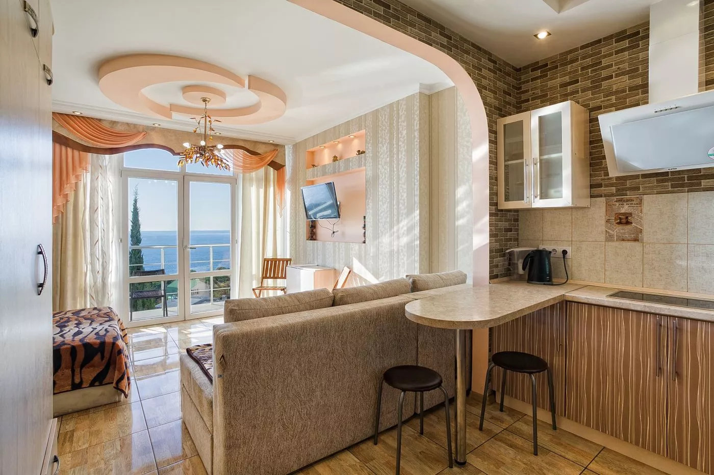 . Квартира в многоквартирном доме Видовые апартаменты в Мисхоре. Кореиз . Квартира в многоквартирном доме Видовые апартаменты в Мисхоре. Кореиз