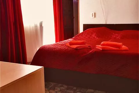 Двухместная комната с санузлом. Частный сектор "Светлана на Луговой". Адлер