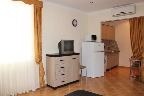 Номера со своим двориком. Отель Кайрос. Кореиз