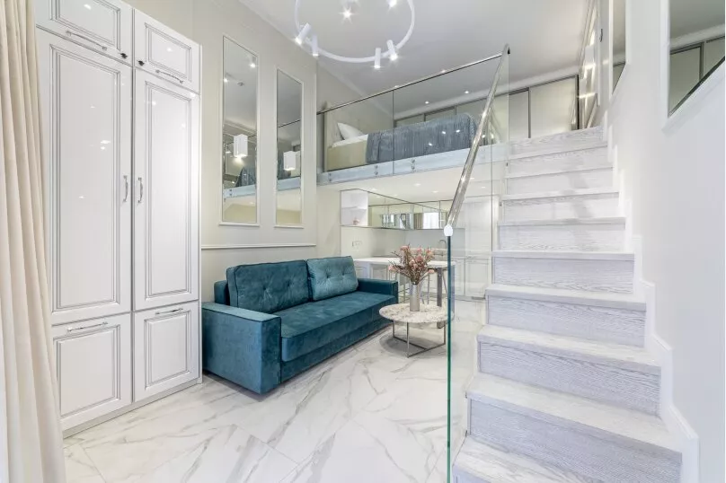 Двухуровневые апартаменты. Квартира в многоквартирном доме Апартаменты ЖК «Красная площадь». Сочи