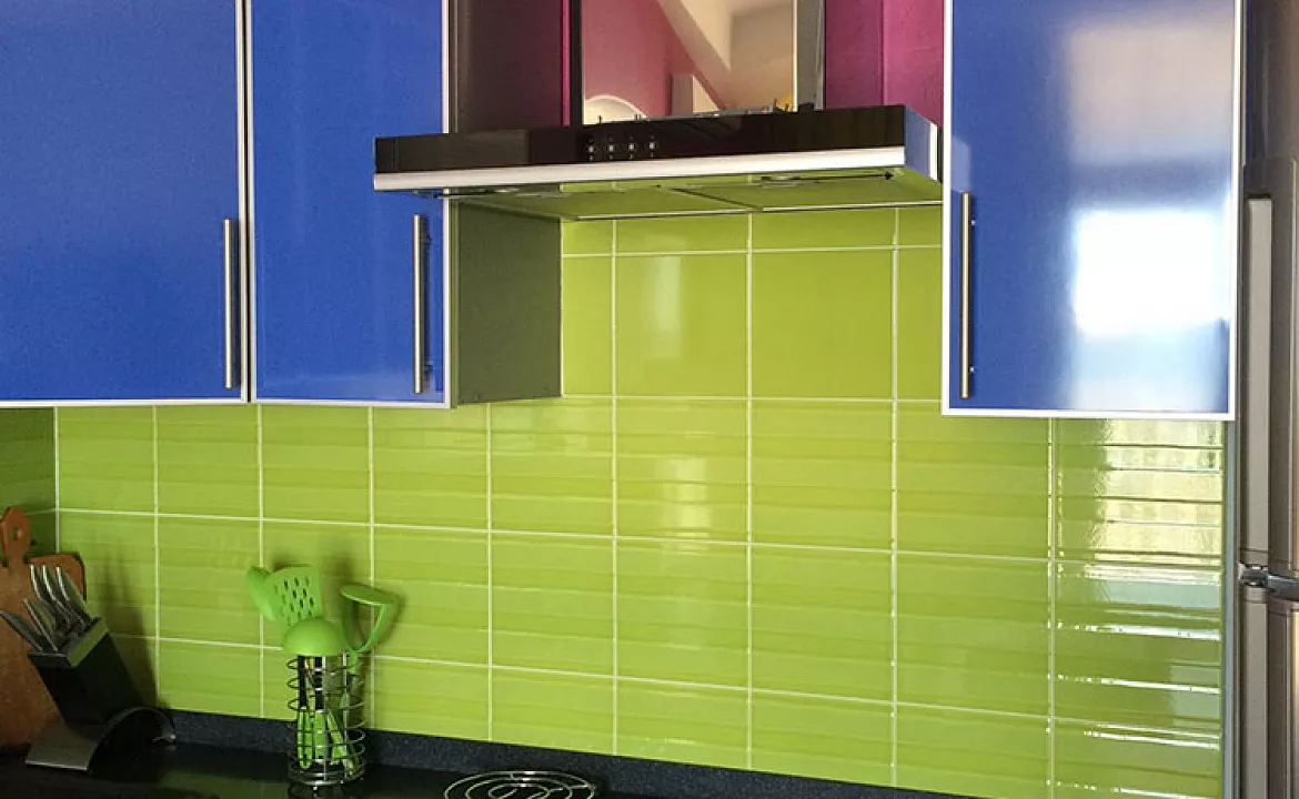 Семейный Люкс на первой линии. Квартира в многоквартирном доме Аппартаменты «Премьера». Чайка