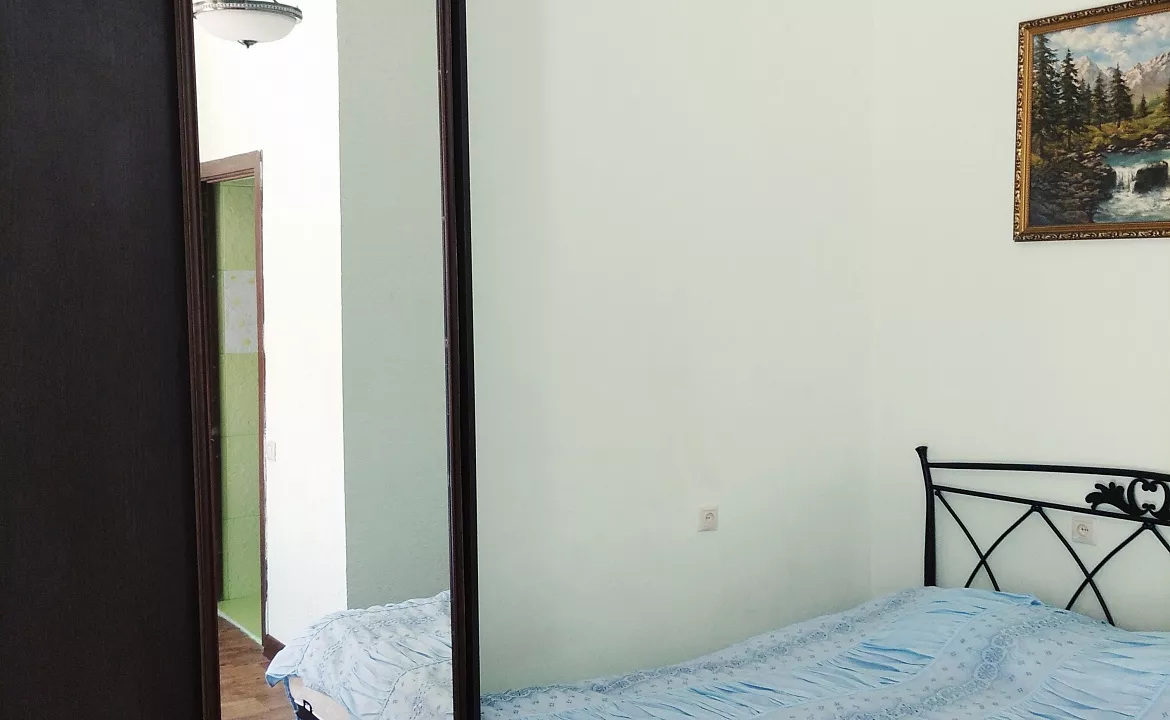 Трехместный номер с собственной ванной комнатой. Частный сектор У Саиды. Сухум