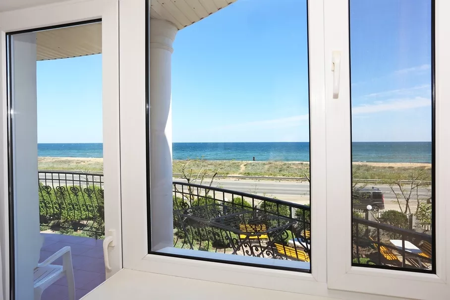 3-х местный люкс.  Частный отель Экватор. Береговое