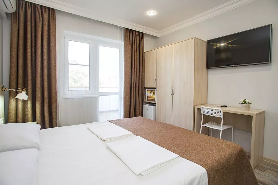 Стандарт с балконом. Пансионат Дублин-Дельфин . Нижнее Джемете Стандарт с балконом. Пансионат Дублин-Дельфин . Нижнее Джемете