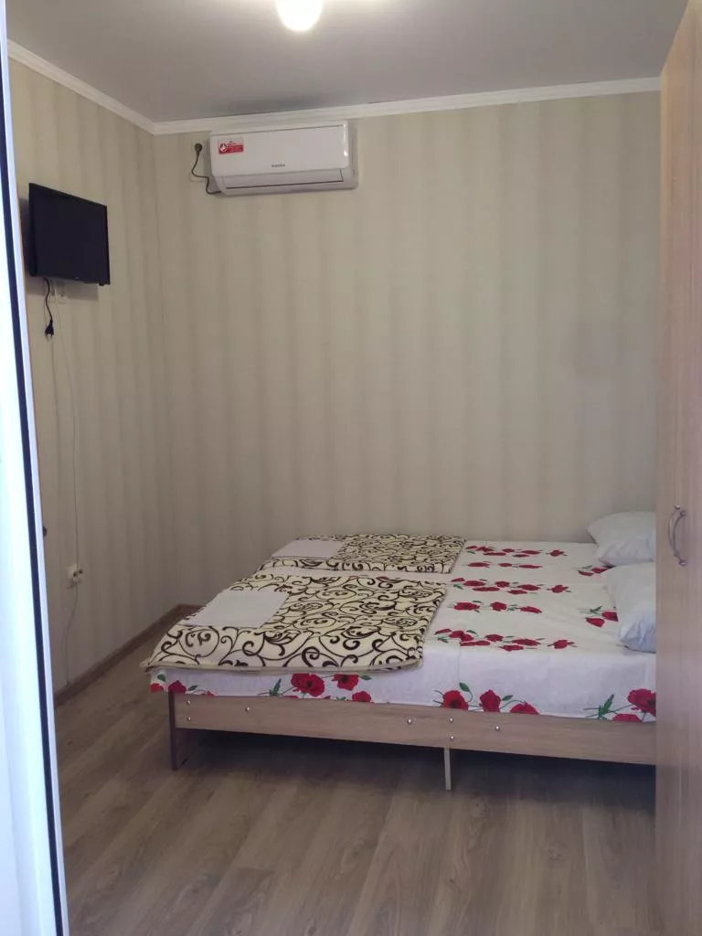 . Гостевой дом Надежда в Гаграх. Гагра