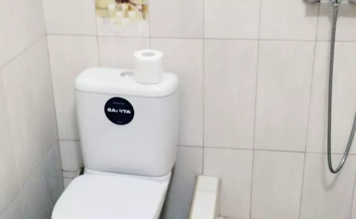 Трехместный номер с собственной ванной комнатой. Частный сектор У Саиды. Сухум