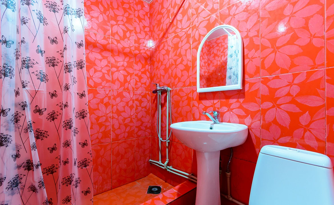 Семейный трёхместный комфорт. Гостевой дом УЮТ на ул. Новороссийское шоссе 1/7. Джубга