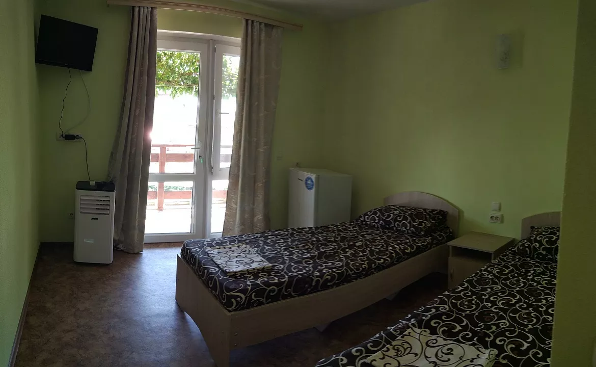 Стандартный двухместный. Гостевой дом "Кевсер". Саки