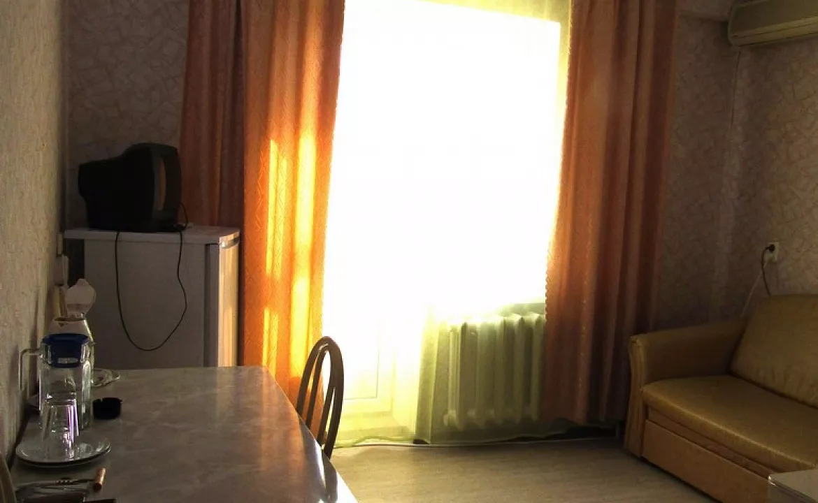 Двухместный двухкомнатный стандарт. Пансионат "Приазовье". Ейск Двухместный двухкомнатный стандарт. Пансионат "Приазовье". Ейск