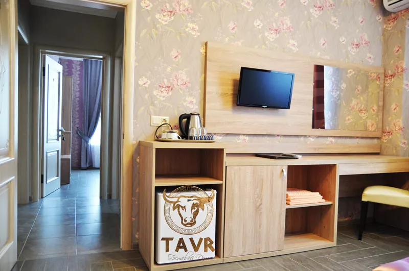 Family. Гостевой Дом «ТАВР». Ялта