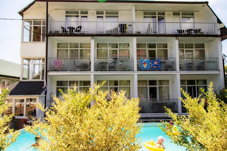 . Гостиница Соната Лоо. Лоо