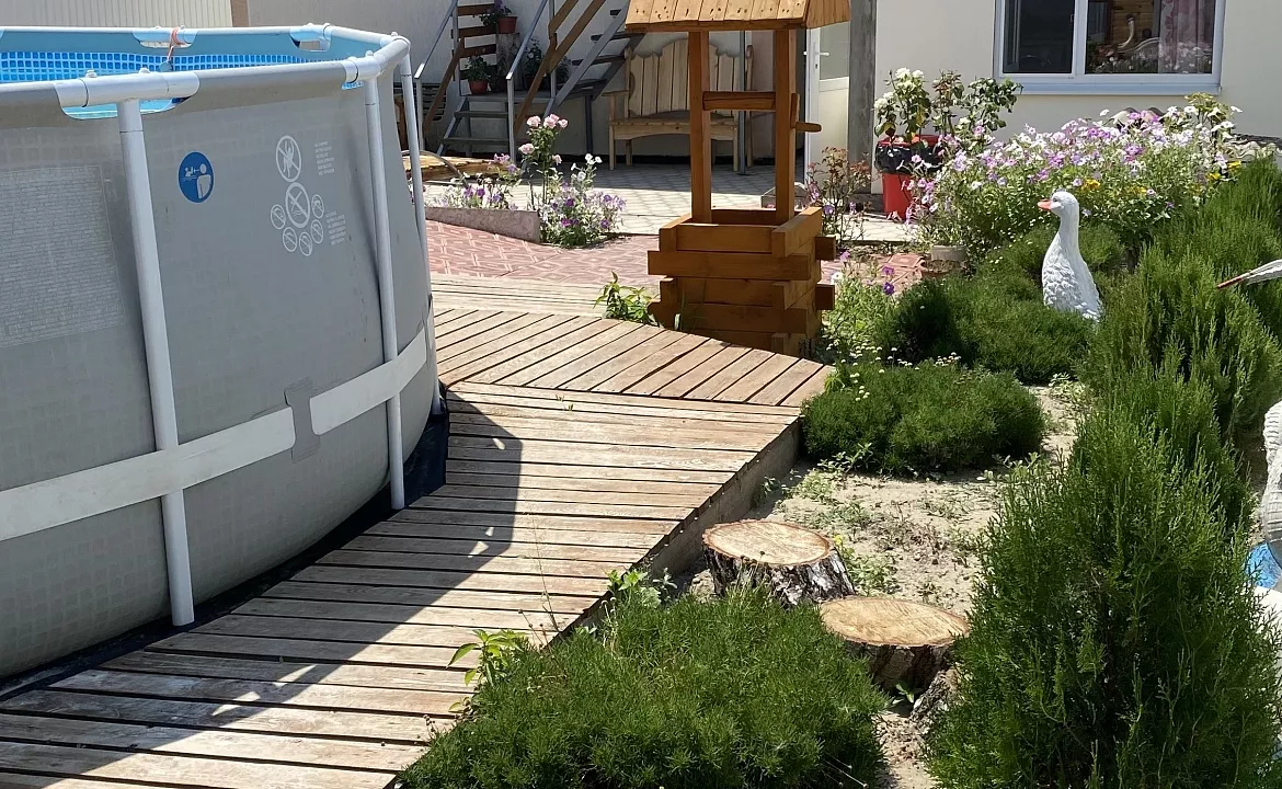 Двухкомнатный номер со своей кухней. Гостевой дом 7Я. Голубицкая