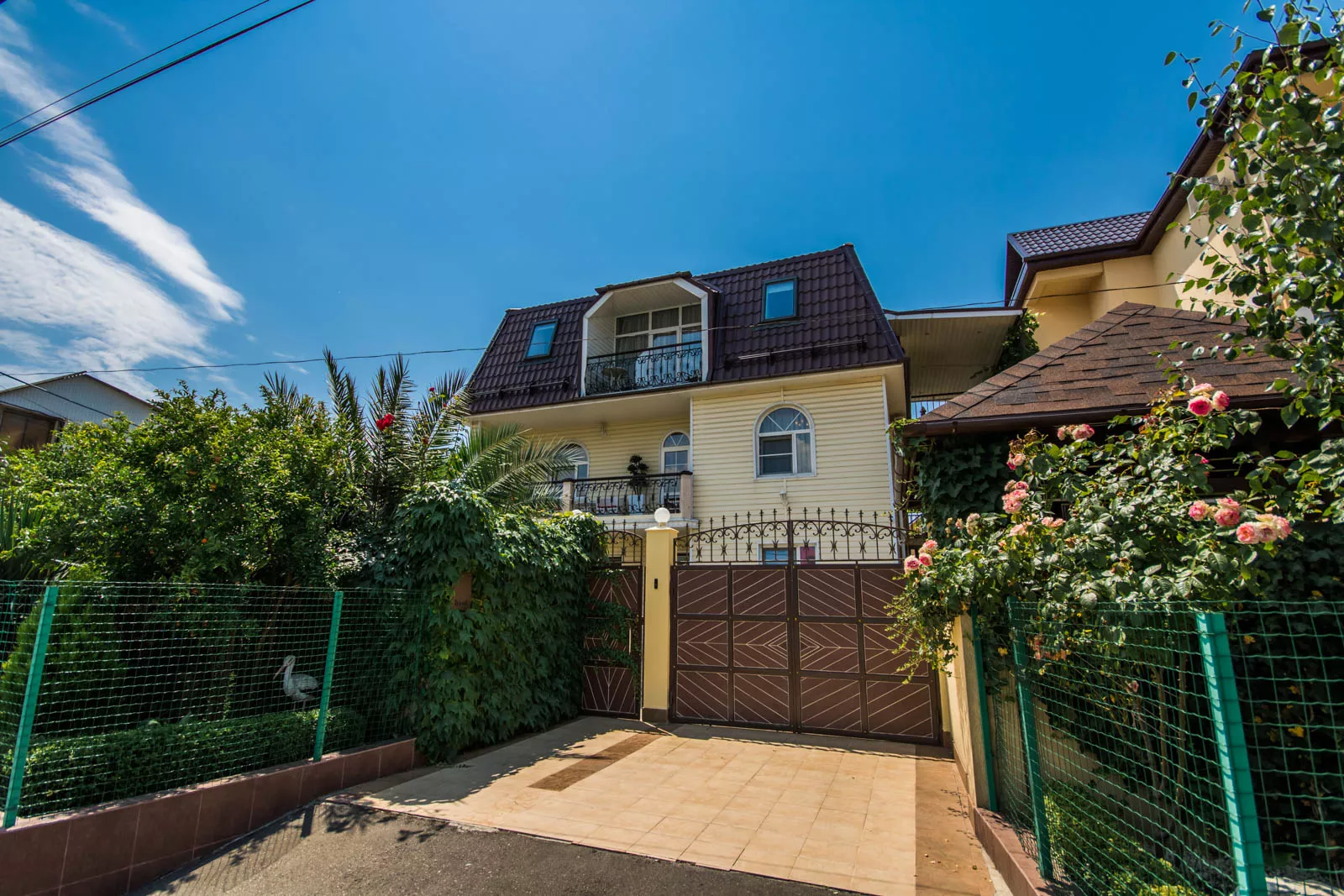 . Коттедж "Регина" . Адлер