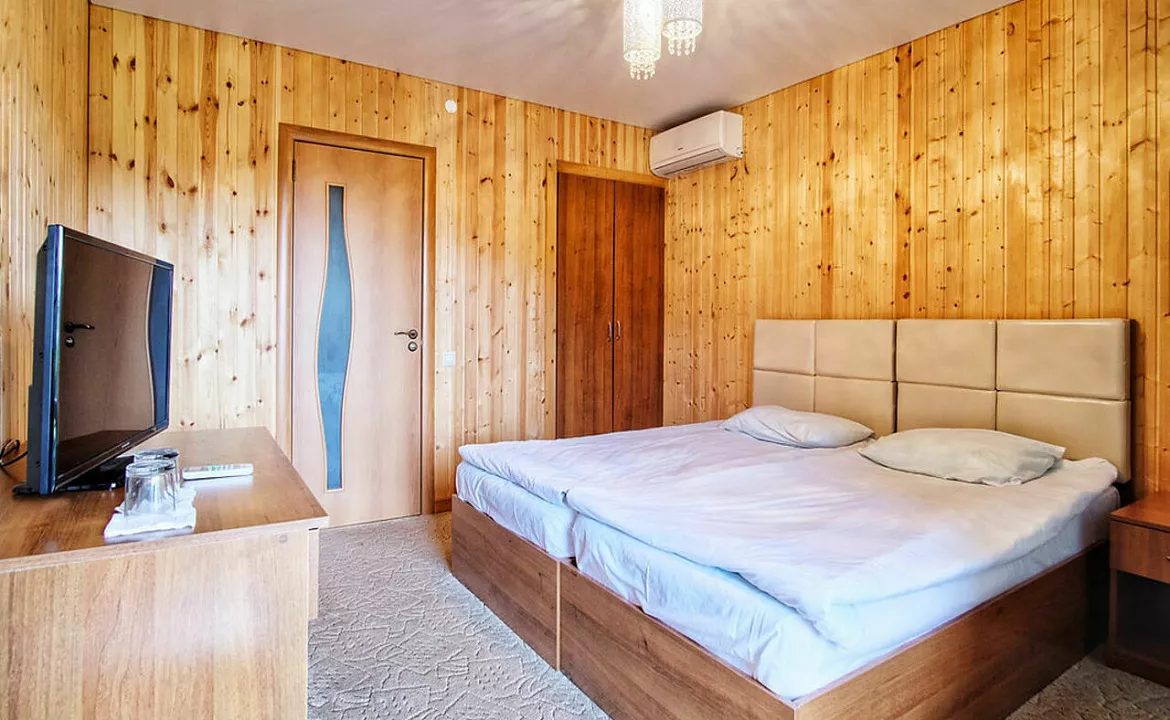 Двухместный стандарт корпус 3. Отель "Эко-Папа". Гудаута