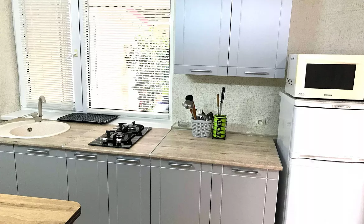 Однокомнатная квартира с кухней в коттедже на 1 этаже. Гостевой дом "Виктория". Лазаревское Однокомнатная квартира с кухней в коттедже на 1 этаже. Гостевой дом "Виктория". Лазаревское