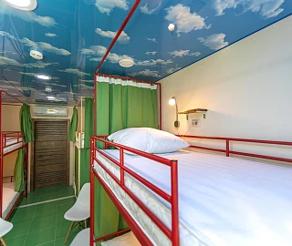 Кровать в общем 8-местном номере для мужчин. Хостел Bamboo Hotel. Кровать в общем 8-местном номере для мужчин. Хостел Bamboo Hotel.