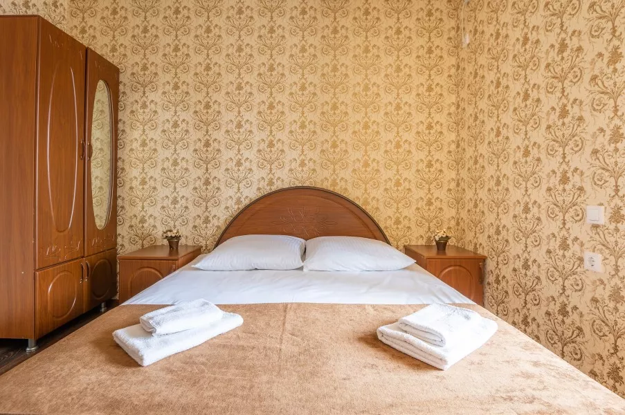 Двухместный стандарт с балконом. Мини отель «Эдельвейс». Адлер