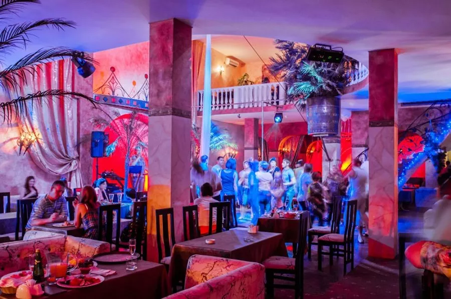 ШОУ-РЕСТОРАН  ШОУ-РЕСТОРАН