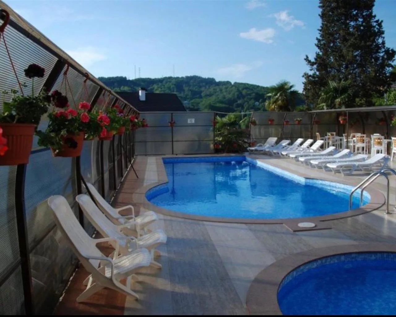 . Отель LooBeach SeaView. Лоо