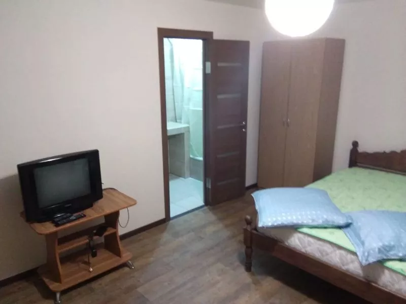 . Гостевой дом "VineHouse". Вишневка