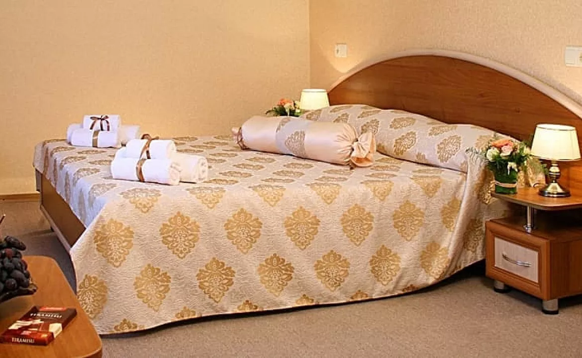 Номер «Suite» (Люкс). Гостевой комплекс «Golden Family». Алушта